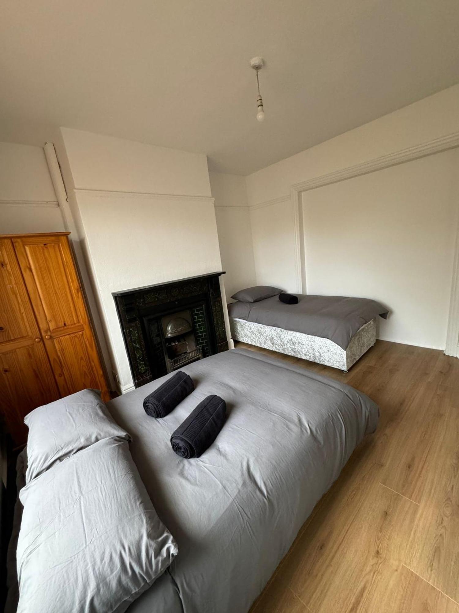 Very Nice Triple Room At 2 Iveragh Rd-5 Dublin Eksteriør billede